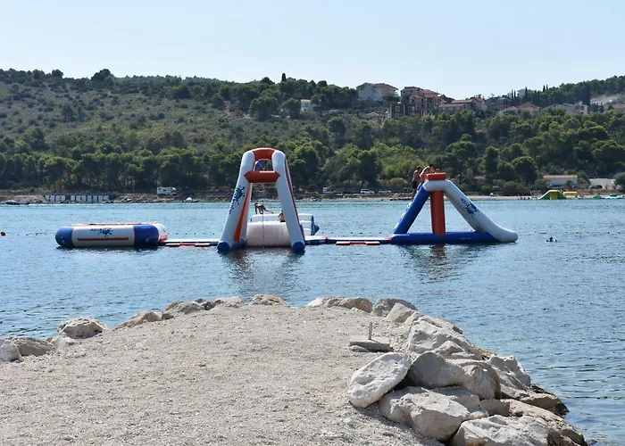 Svilan Τρογκίρ